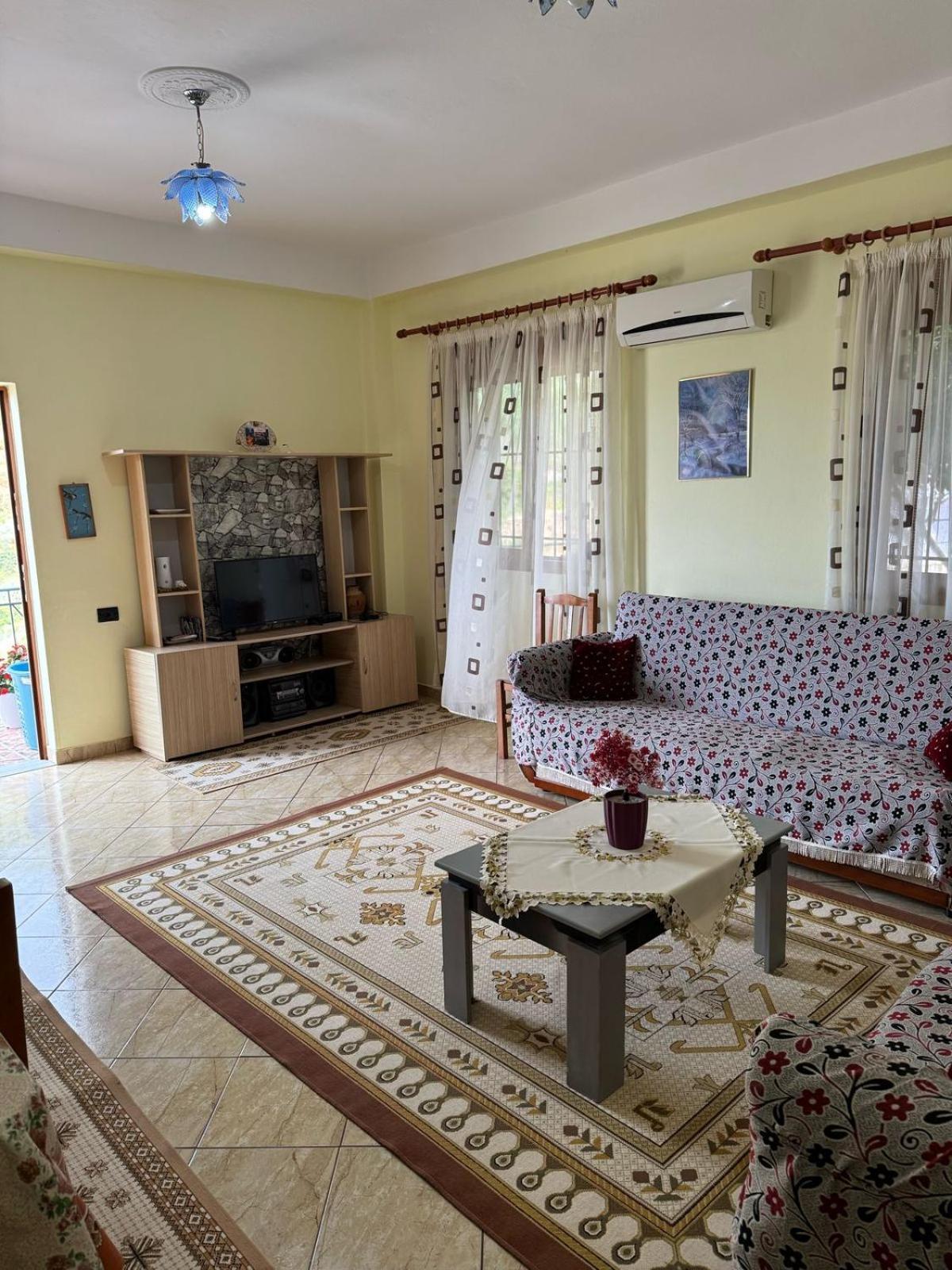 Mesaiz 2 * Vlorë
